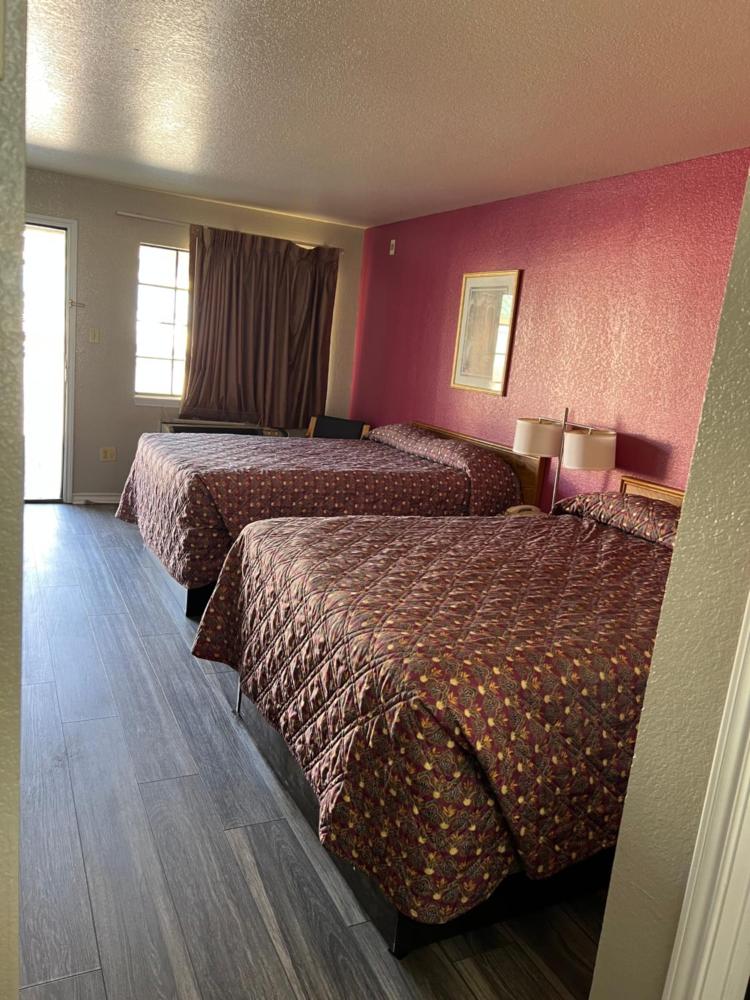 Queen Room interior